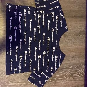 Medium cropped champion shirt